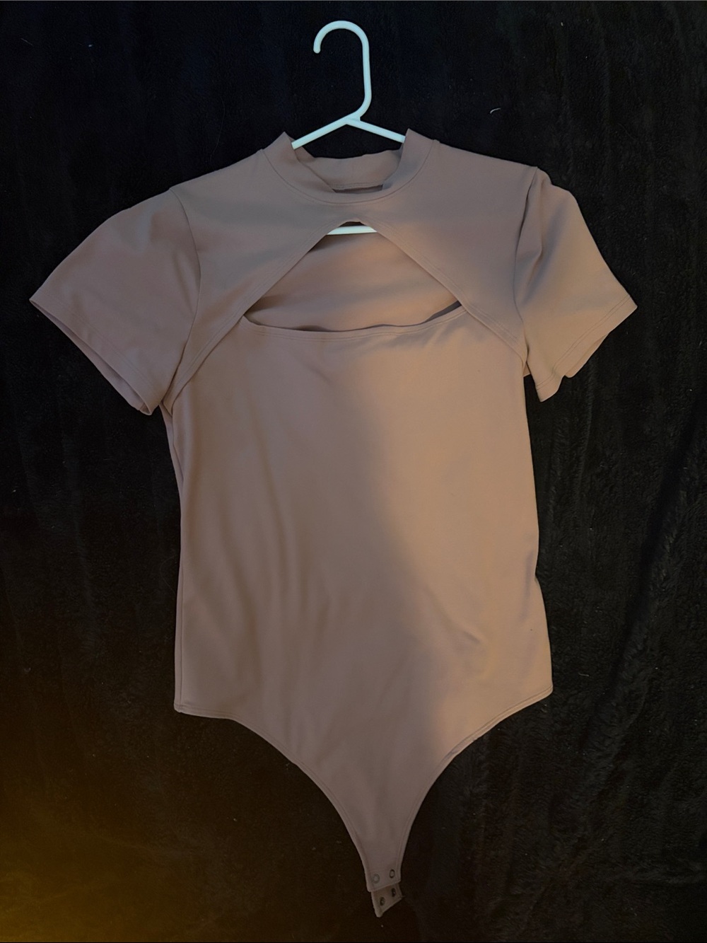 Abercrombie & Fitch Short-Sleeve Cutout Bodysuit in Mauve